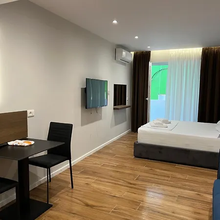 Tirana Central Stay アパート *