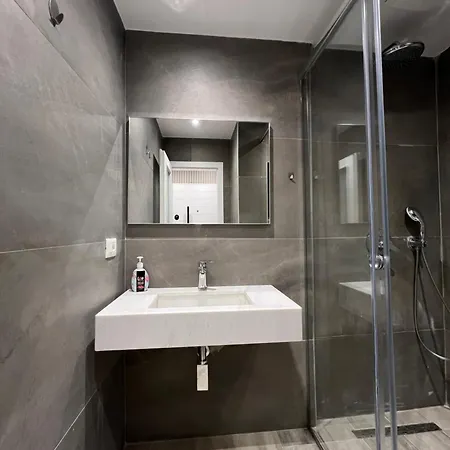 Tirana Central Stay アパート *