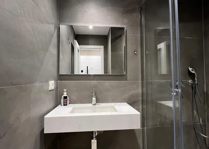 Tirana Central Stay Lägenhet *